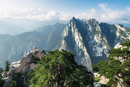 All-Inclusive Day Tour to Mt.Huashan and Xiyue Temple from Xi'an