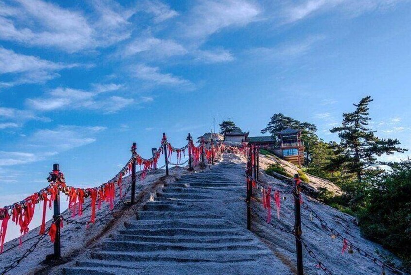 All-Inclusive Day Tour to Mt.Huashan and Xiyue Temple from Xi'an