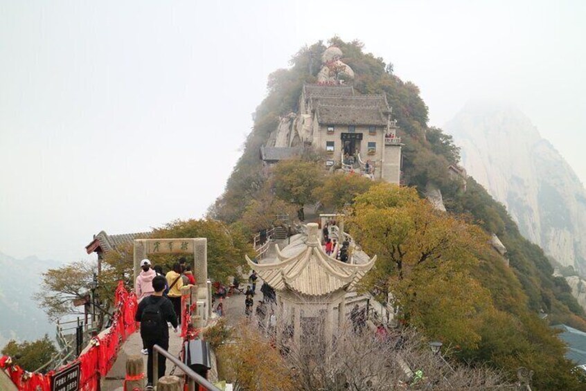 All-Inclusive Day Tour to Mt.Huashan and Xiyue Temple from Xi'an