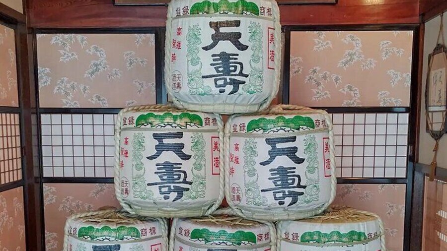 sake barrels