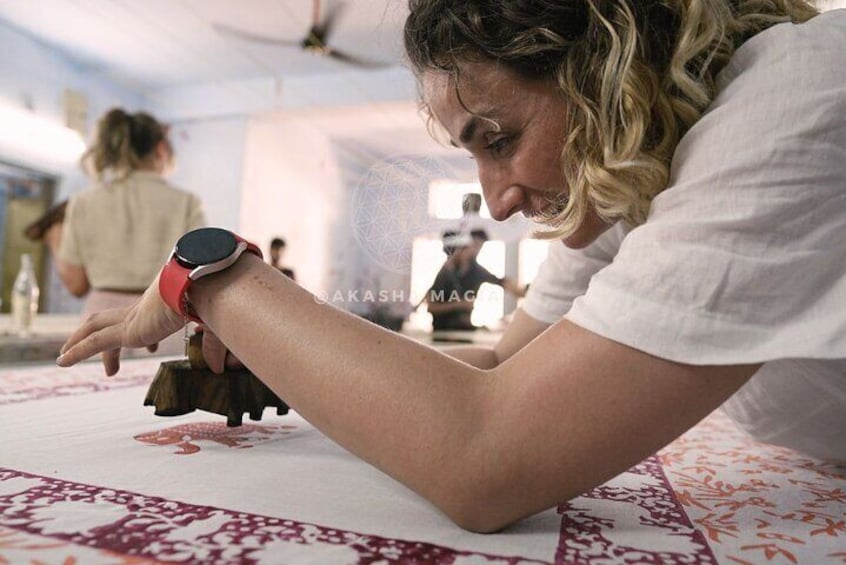Join us for a hands-on workshop where tradition meets creativity — immerse yourself in vibrant colors, intricate designs, and the rich heritage of Indian craftsmanship.