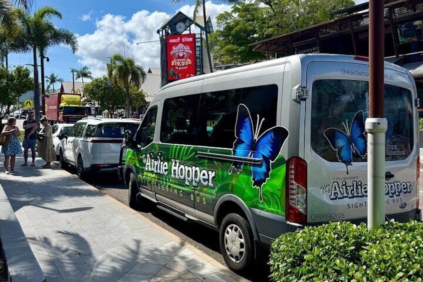 The Airlie Hopper Sightseeing Bus 