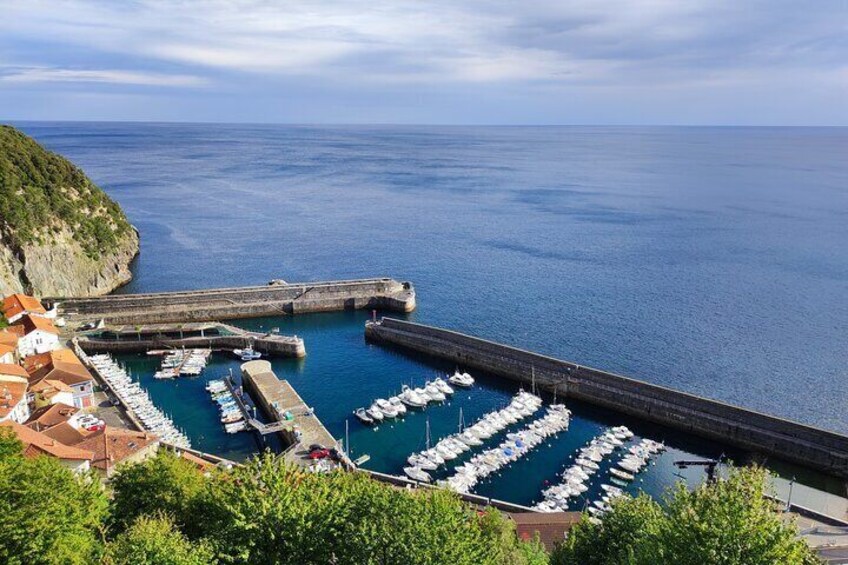 Views of the port of Elantxobe