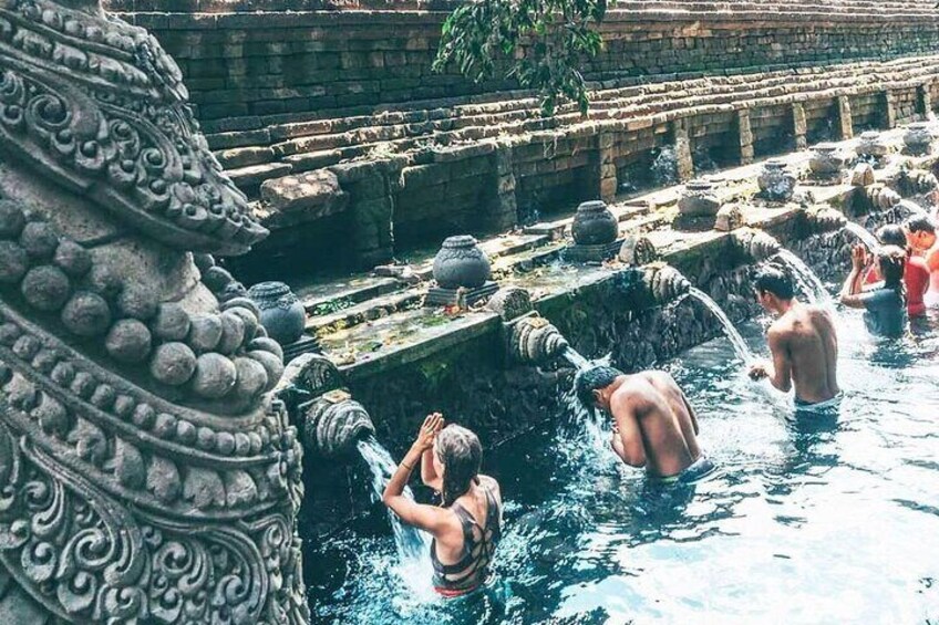 Bali Spiritual Shamanic-Palm Reading, Temple Healing Tour