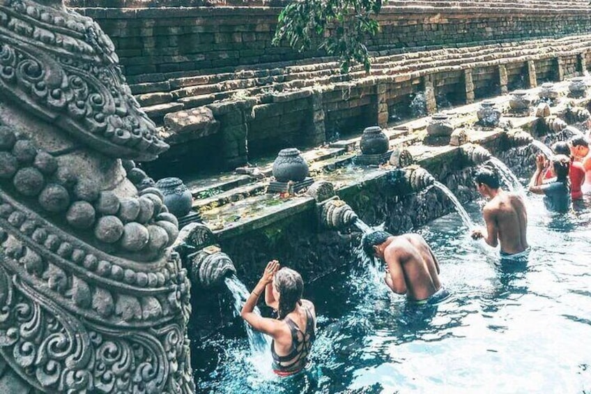 Bali Spiritual Shamanic-Palm Reading, Temple Healing Tour