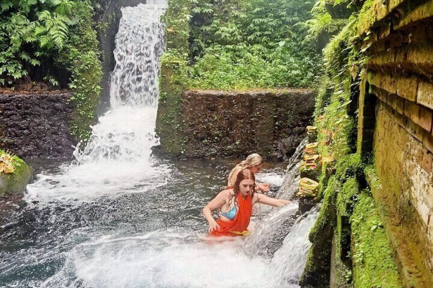 Bali Spiritual Shamanic-Palm Reading, Temple Healing Tour