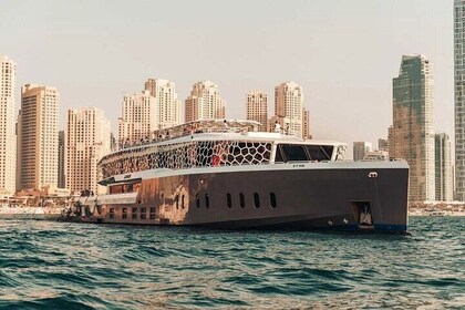 Disfrute de un crucero marítimo en yate de loto con cena desde Dubái