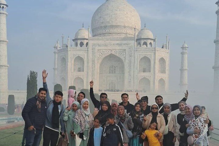 Same Day Agra From Delhi By AC Car