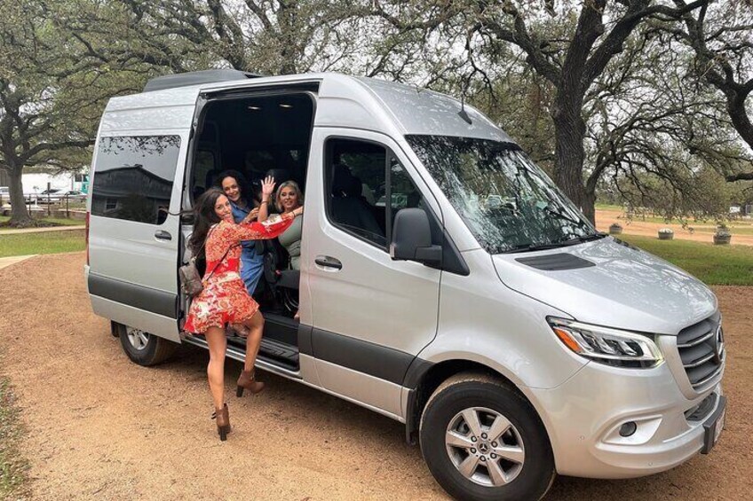6 to 11 Guests Fredericksburg Private Van 5 hour Wine Tour