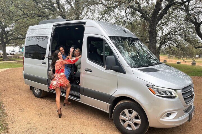6 to 11 Guests Fredericksburg Private Van 5 hour Wine Tour