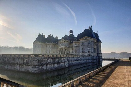 Explore Chateau de Vaux le Vicomte Private Guided Tour from Paris