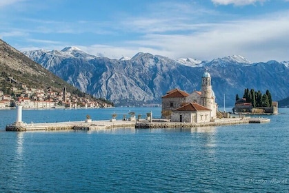 4 hours Luxury Speedboat Private Tour with organic lunch