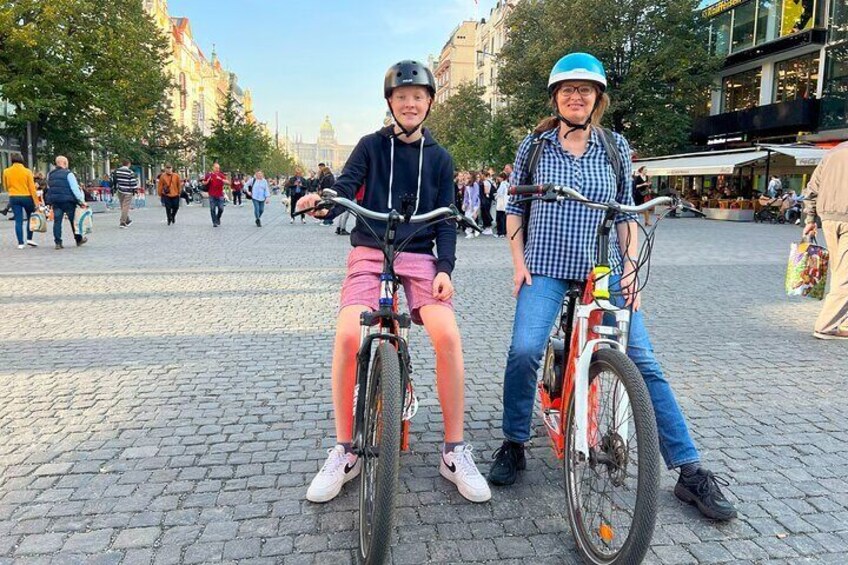 The highlights of Prague on eBike or eScooter
