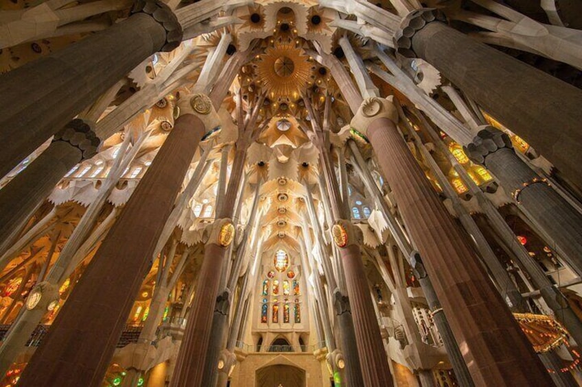 Sagrada Familia Small Group Guided Tour with Skip the Line Ticket