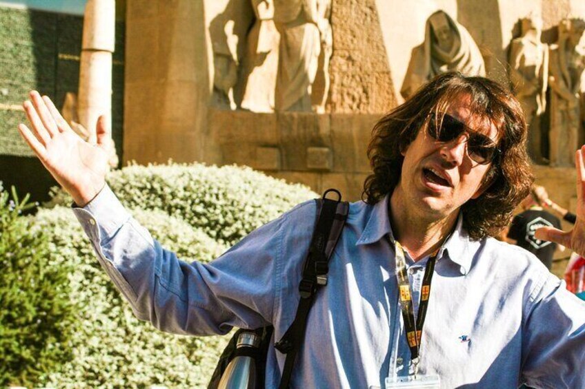 Sagrada Familia Small-Group Guided Tour with Skip-the-Line Ticket