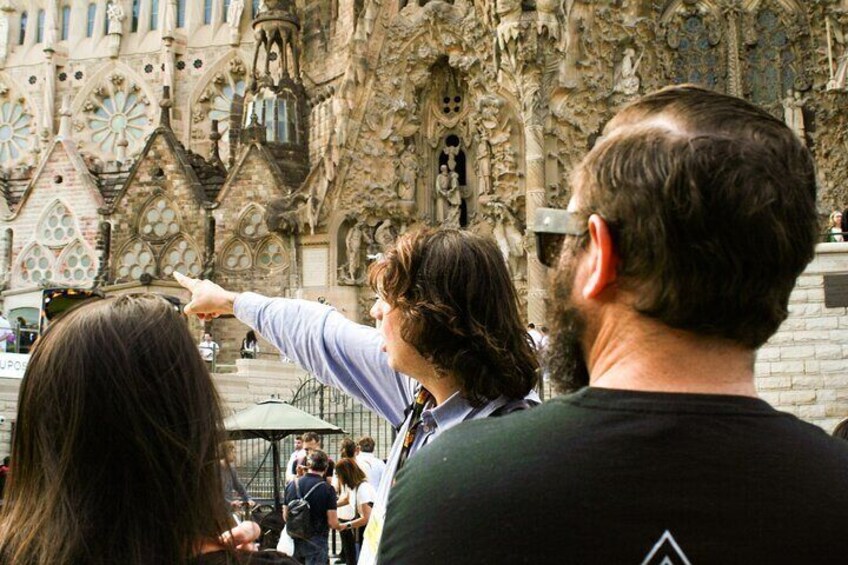 Sagrada Familia Small-Group Guided Tour with Skip-the-Line Ticket