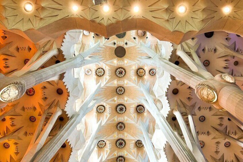 Sagrada Familia Small-Group Guided Tour with Skip-the-Line Ticket