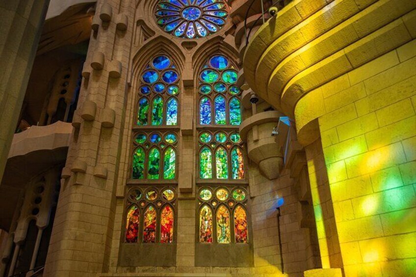 Sagrada Familia Small-Group Guided Tour with Skip-the-Line Ticket