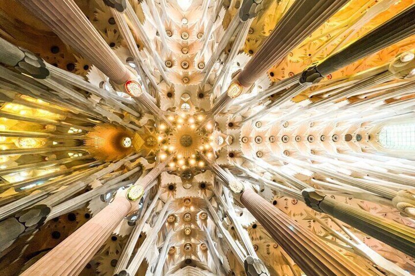 Sagrada Familia Small-Group Guided Tour with Skip-the-Line Ticket