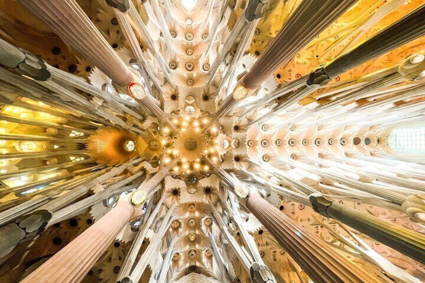 Sagrada Familia Small-Group Guided Tour with Skip-the-Line Ticket