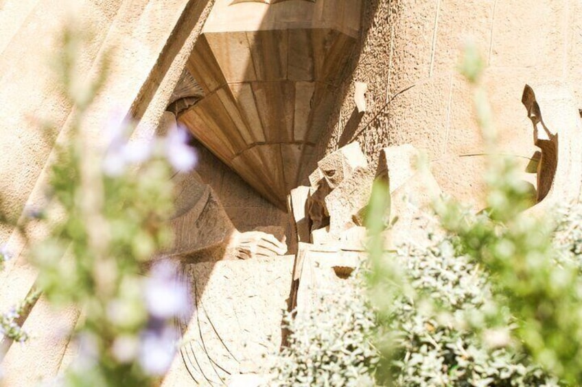 Sagrada Familia Small-Group Guided Tour with Skip-the-Line Ticket