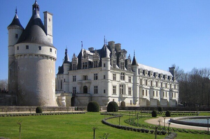 Loire Castles Chenonceau, Blois, Chaumont Private Tour from Paris