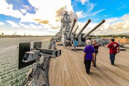 Pearl Harbor: USS Arizona Memorial & USS Missouri Battleship Tour from Waik...