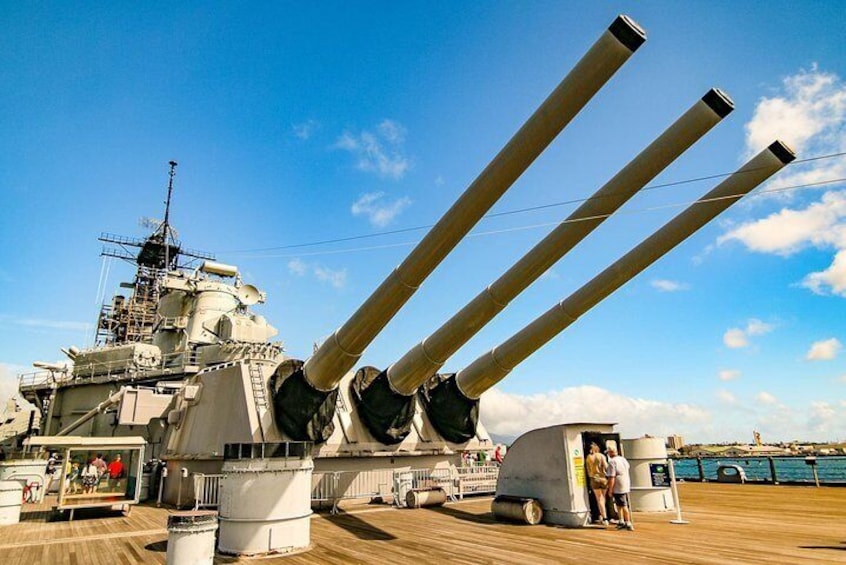 Pearl Harbor: USS Arizona Memorial & USS Missouri Battleship Tour from Waikiki