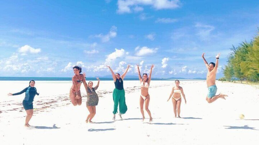 Private Balabac 3 Days 2 Nights Expedition with Private Van