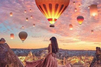 En times varmluftsballongtur i Cappadocia på Fairy Chimneys