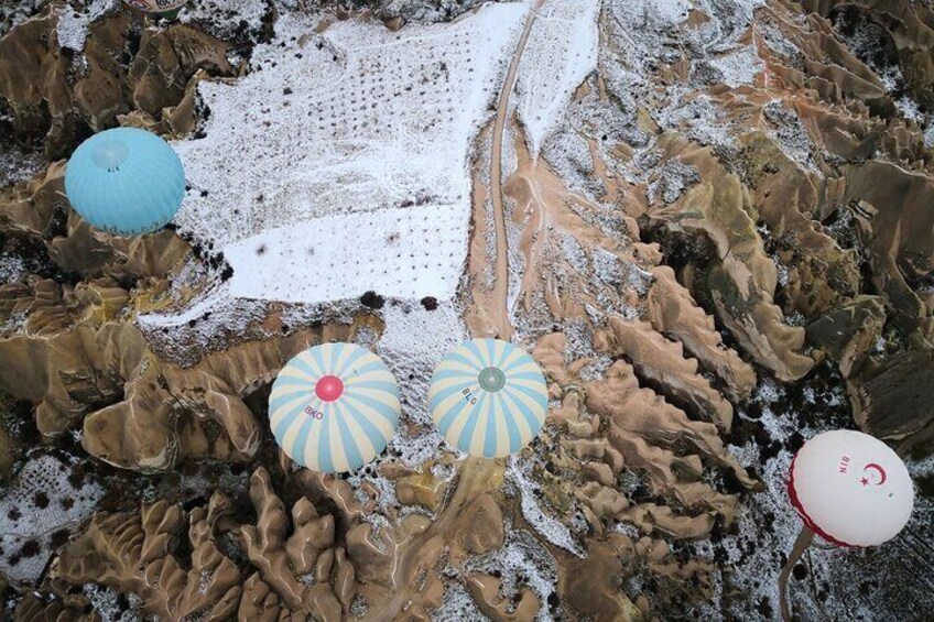 Cappadocia morning balloon flight - Snow time