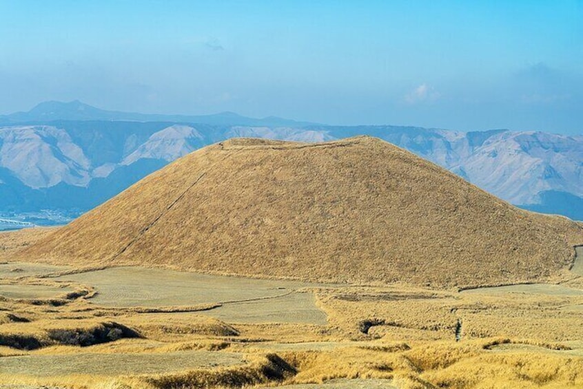 Fukuoka: Mount Aso Volcano, Kumamoto Castle, Grasslands Day Tour