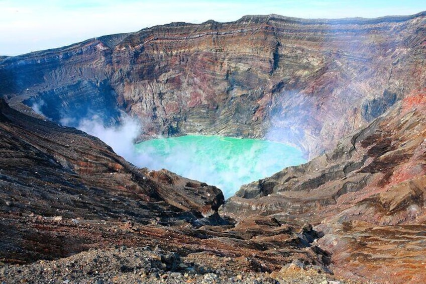 Fukuoka: Mount Aso Volcano, Kumamoto Castle, Grasslands Day Tour