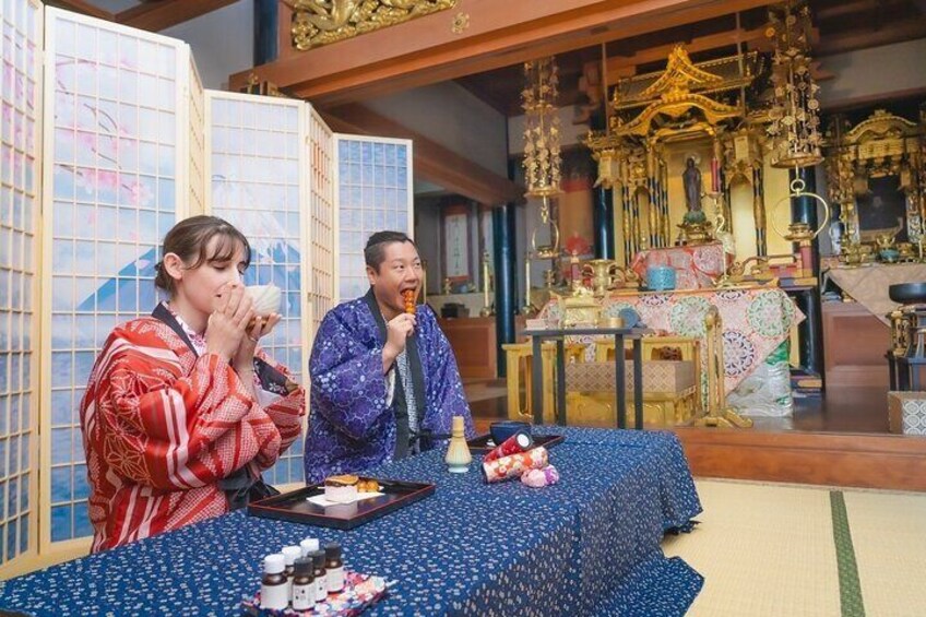 Osaka: Aroma Massage with Bamboo stick at the Temple