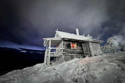 Private Snowshoeing to Santa's Cabin in Levi