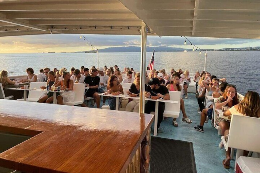 Sunset Dinner Cruise in Honolulu