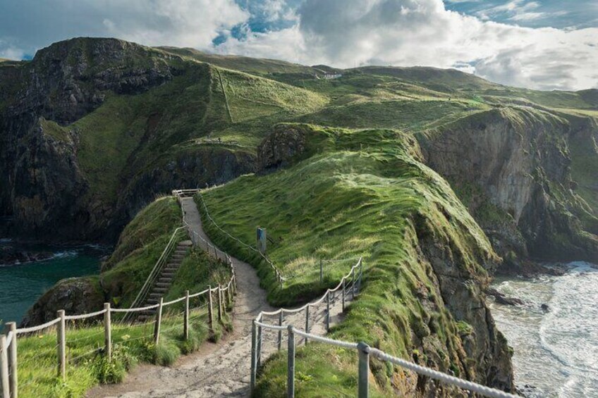 Dublin Private Tour in North Belfast and Giant’s Causeway