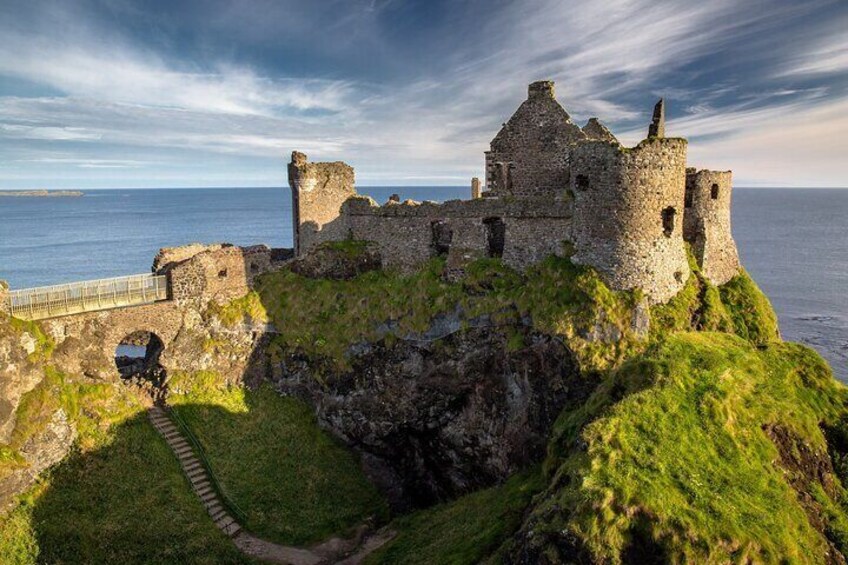 Dublin Private Tour in North Belfast and Giant’s Causeway