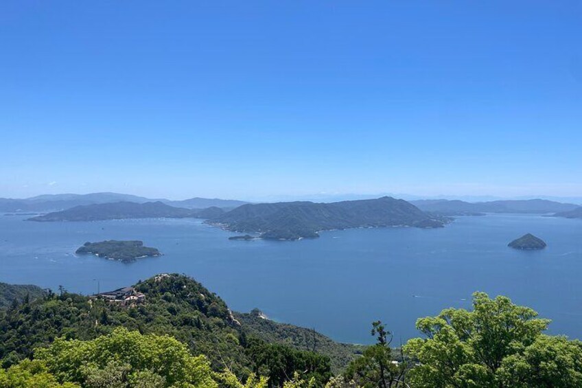 Private Hiroshima and Miyajima Tour with Local