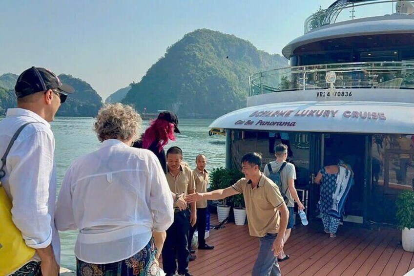 From Cat Ba: Amazing Sunset Tour in Lan Ha Bay on Luxury Cruise