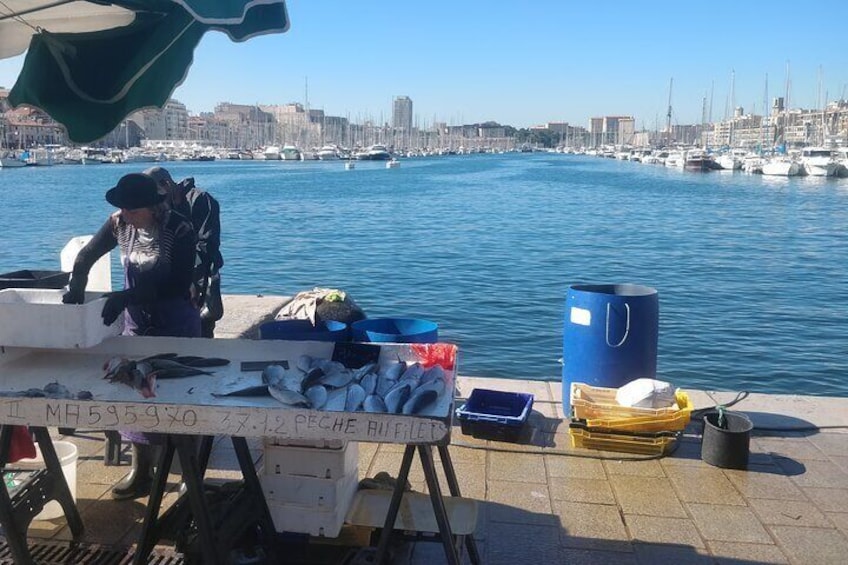 Shared Walking Tour in Marseille with Bites and Stories