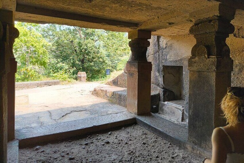 Explore The Kanheri Caves : The Ancient Buddhist Settlement
