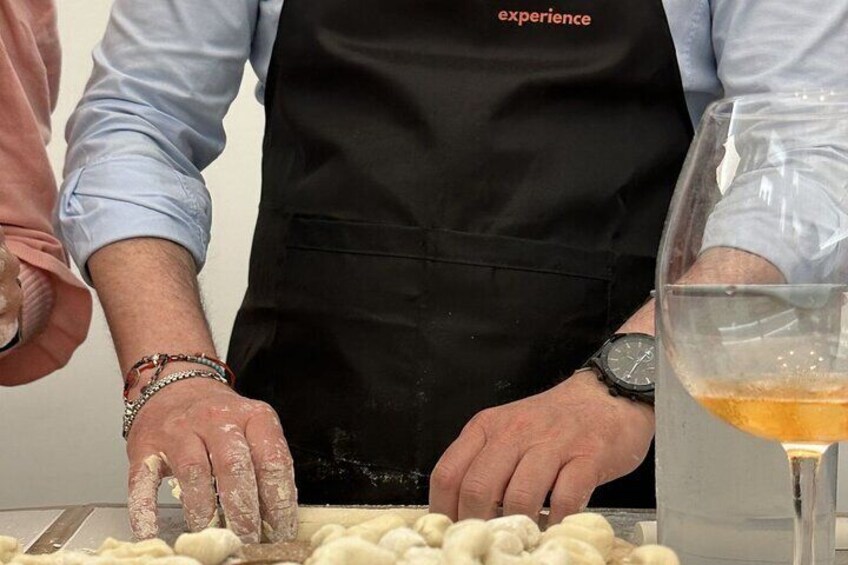 Visit The Royal Palace and Cooking Class Experience