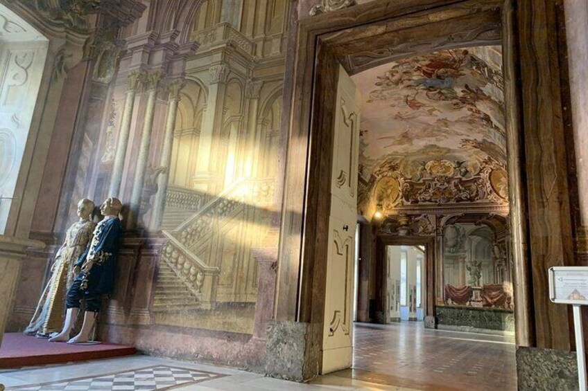 Visit The Royal Palace and Cooking Class Experience
