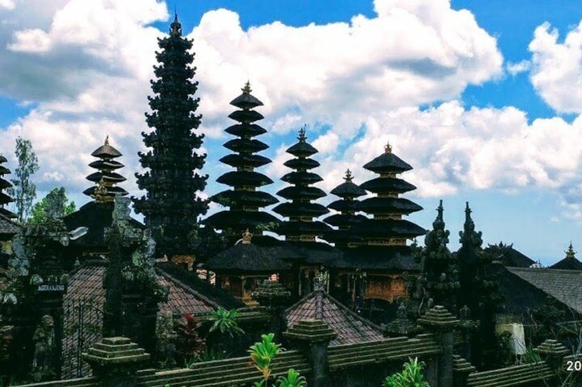 Taman Ayun Tample