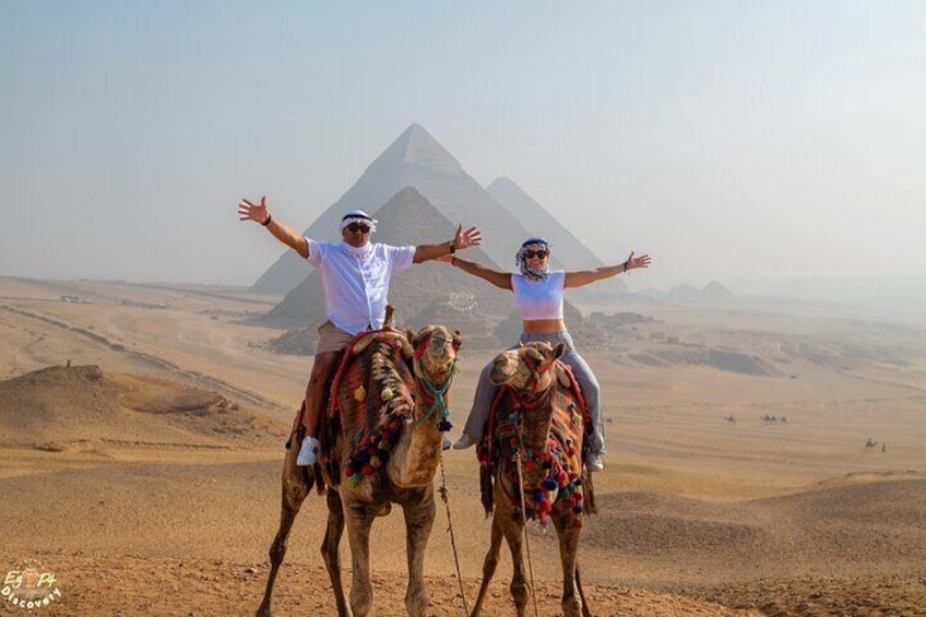 Giza Pyramids Unique Photoshoot for Couples and Nile Felucca Ride