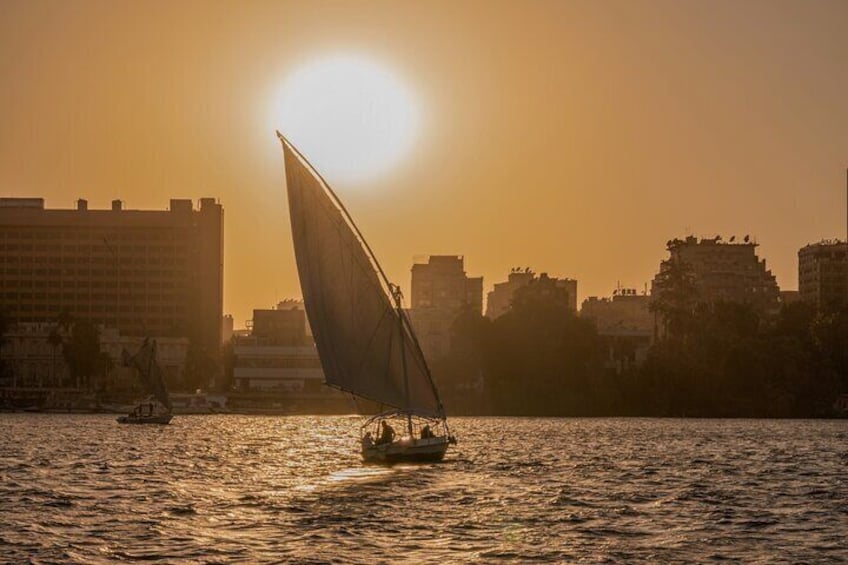 Giza Pyramids Unique Photoshoot for Couples and Nile Felucca Ride