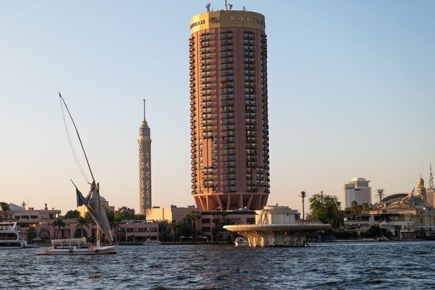 Giza Pyramids Unique Photoshoot for Couples and Nile Felucca Ride