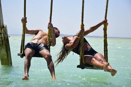 Paseo en barco a la isla Orange con comida, bebida y traslado.