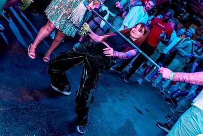 Berlin: New Year's Eve Pub Crawl With 2 Hours Open Bar